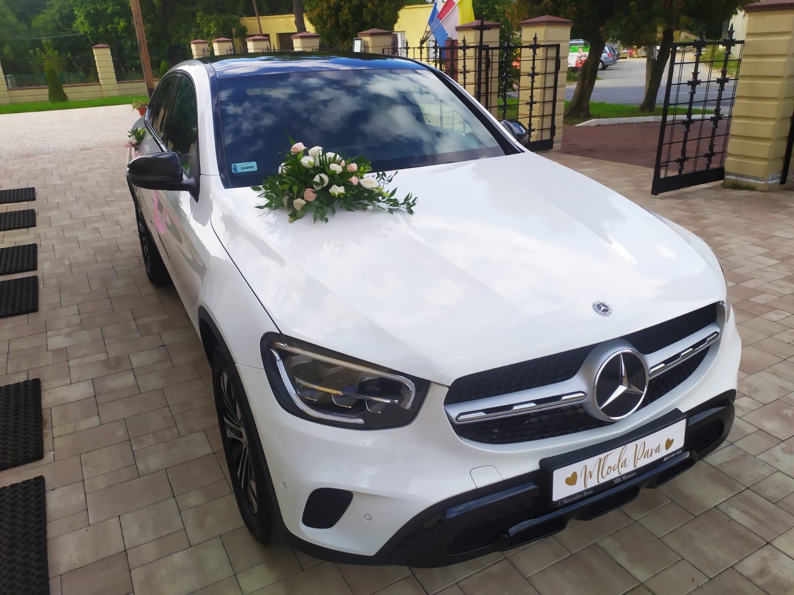 Auto do Ślubu Biały Mercedes