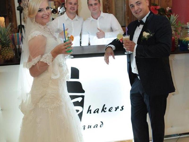 Pokaz Barmański-Drink bar-Barman na wesele-Obsługa Baru Shakers Squad