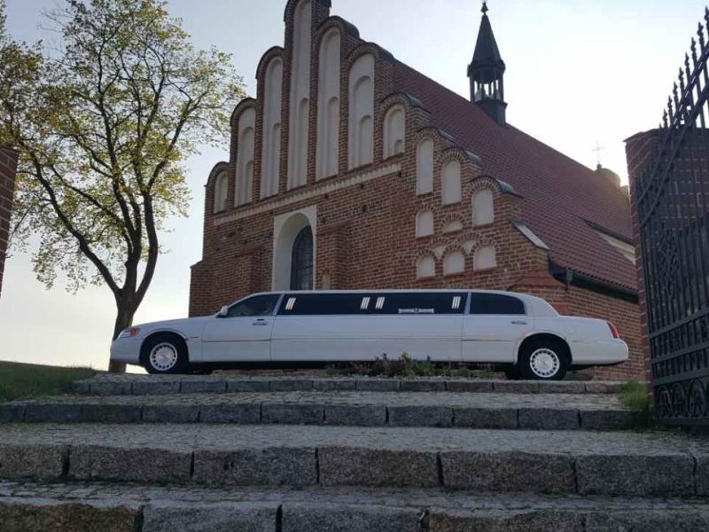 Auto do ślubu limuzyna Lincoln 9-metrowa